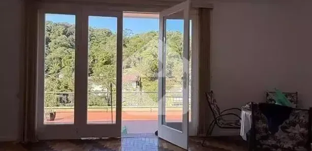 Apartamento com 2 Quartos para venda ou aluguel, 135m² no Castelanea, Petrópolis
