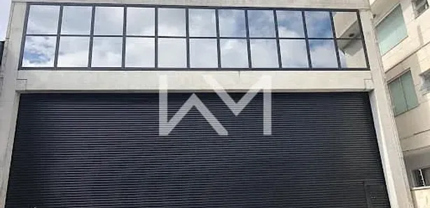 Galpão / Depósito / Armazém para alugar, 700m² no Centro, Arujá