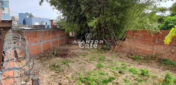 Terreno / Lote / Condomínio à venda, 727m² no Centro, Santa Maria