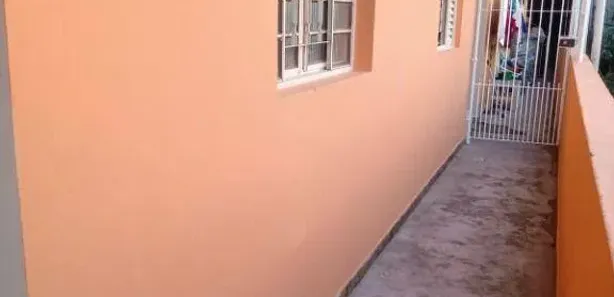 Casa com 1 Quarto para alugar, 35m² no Vila Nogueira, Diadema