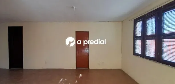 Casa com 3 Quartos para alugar, 150m² no Salinas, Fortaleza
