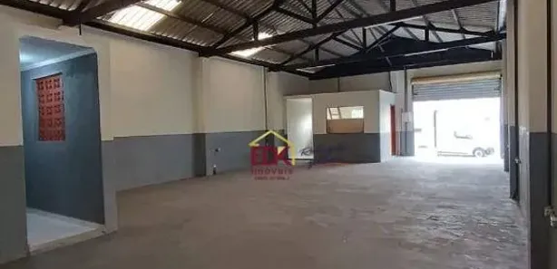 Galpão / Depósito / Armazém à venda, 120m² no Loteamento Residencial e Comercial Flamboyant, Pindamonhangaba