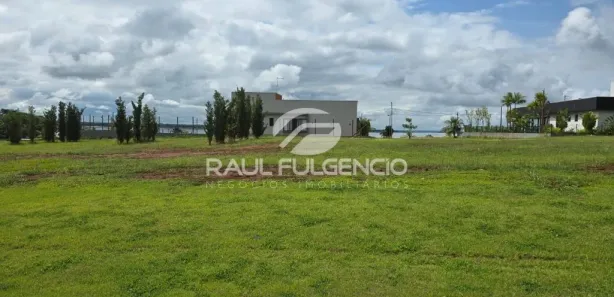 Terreno / Lote / Condomínio à venda, 800m² no , Sertaneja