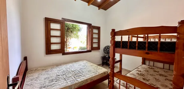 Fazenda / Sítio / Chácara com 3 Quartos para alugar, 200m² no , Ibiúna