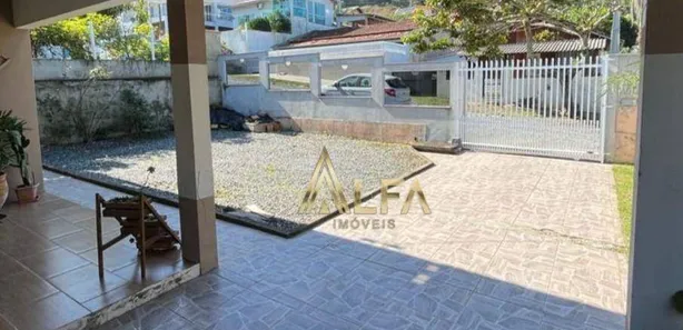Casa com 3 Quartos à venda, 312m² no Gravatá, Penha