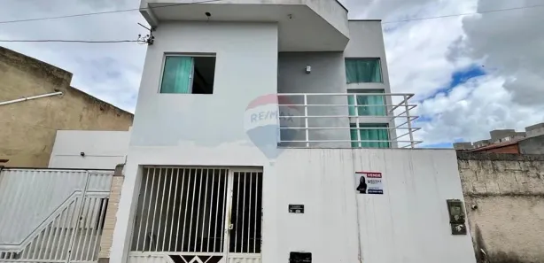 Sobrado com 4 Quartos à venda, 132m² no Jambeiro, Alagoinhas