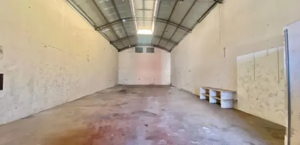 Galpão / Depósito / Armazém à venda, 280m² no Jardim Vitória, Marília
