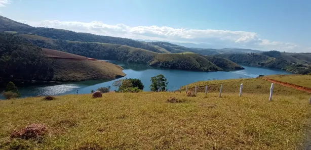 Terreno / Lote / Condomínio à venda, 600m² no Centro, Arujá