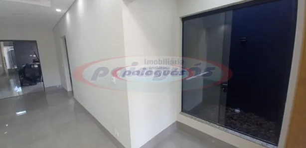 Casa com 3 Quartos para alugar, 105m² no Zona 28, Maringá