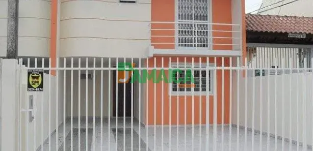 Sobrado com 3 Quartos para alugar, 105m² no Uberaba, Curitiba