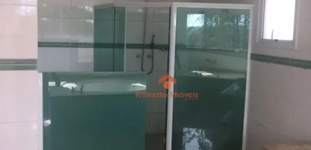Sobrado com 4 Quartos para alugar, 720m² no Condomínio Refúgio dos Pinheiros, Itapevi
