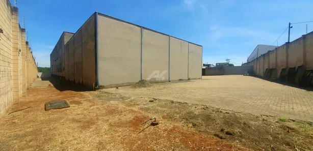 Galpão / Depósito / Armazém à venda, 2331m² no Parque Bom Retiro, Paulínia