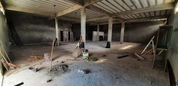 Galpão / Depósito / Armazém para alugar, 558m² no Laranjal, São Gonçalo