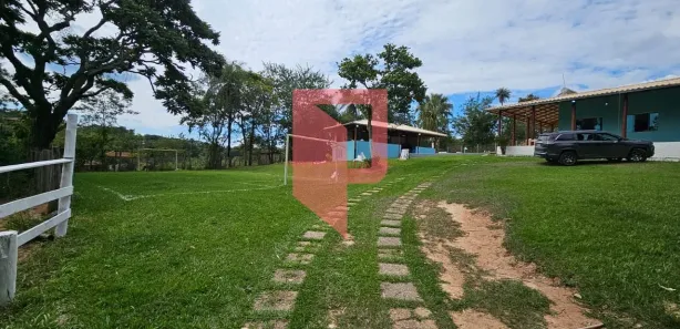 Fazenda / Sítio / Chácara com 4 Quartos à venda, 250m² no Pinhões, Santa Luzia