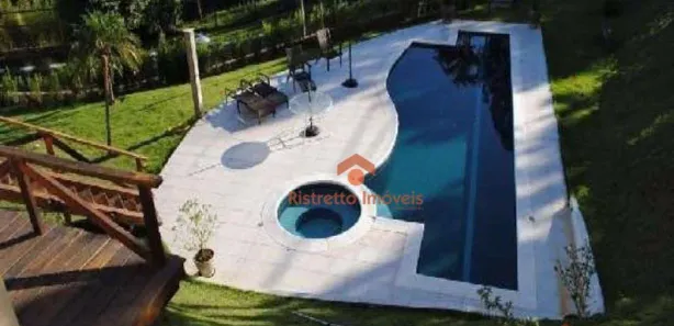 Sobrado com 4 Quartos para alugar, 720m² no Condomínio Refúgio dos Pinheiros, Itapevi
