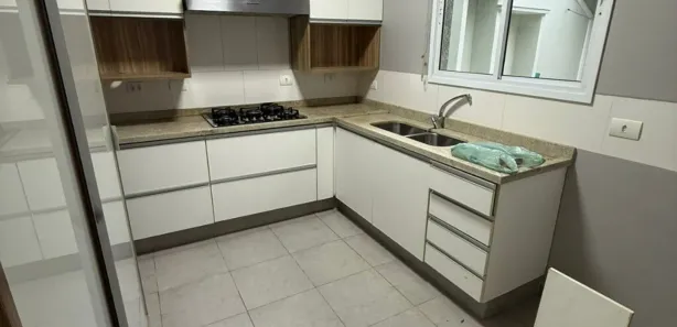 Casa de Condomínio com 3 Quartos para alugar, 106m² no Parque 9 de Julho, São Roque