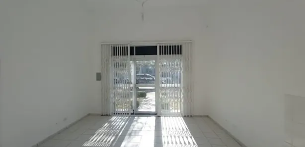 Loja / Salão / Ponto Comercial para alugar, 34m² no Bacacheri, Curitiba