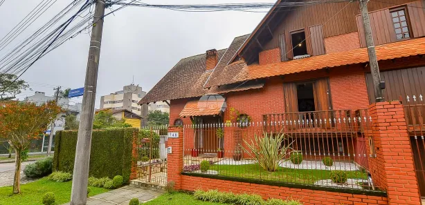 Sobrado com 4 Quartos à venda, 193m² no Ahú, Curitiba