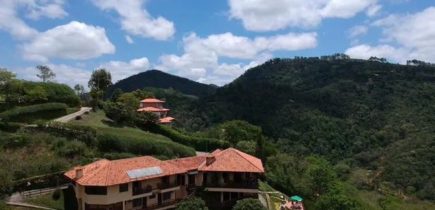 Casa de Condomínio com 6 Quartos à venda, 475m² no , Areal