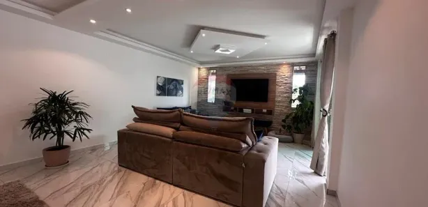 Casa com 3 Quartos à venda, 375m² no Castelanea, Petrópolis