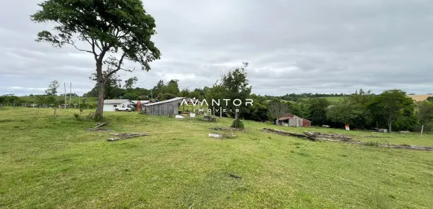 Fazenda / Sítio / Chácara com 3 Quartos à venda, 150m² no Juscelino Kubitschek, Santa Maria