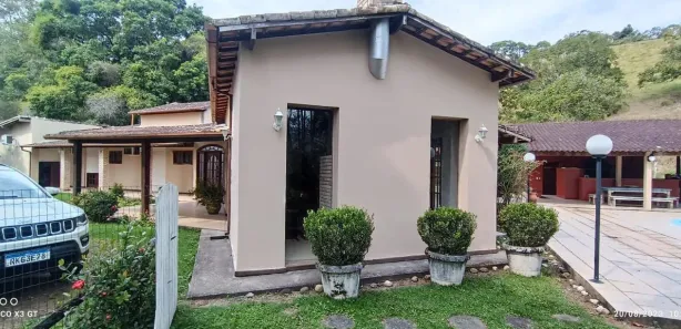 Fazenda / Sítio / Chácara com 7 Quartos à venda, 600m² no Centro, Cachoeiras de Macacu