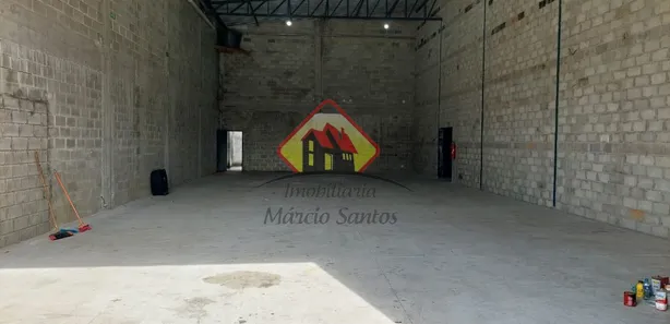 Galpão / Depósito / Armazém para alugar, 290m² no Centro, Taubaté