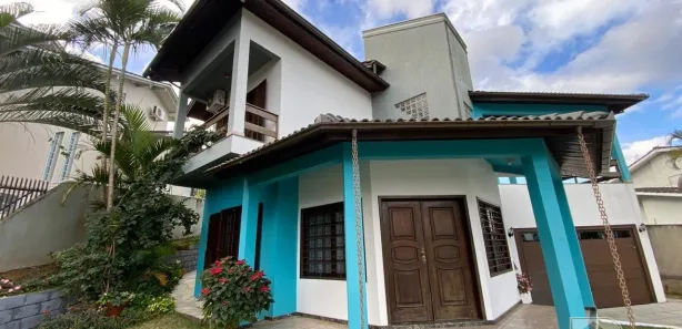 Casa com 3 Quartos para alugar, 210m² no Mina Brasil, Criciúma