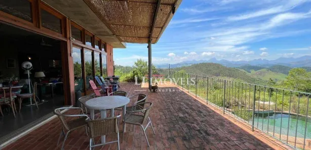 Fazenda / Sítio / Chácara com 5 Quartos à venda, 550m² no Pedro do Rio, Petrópolis