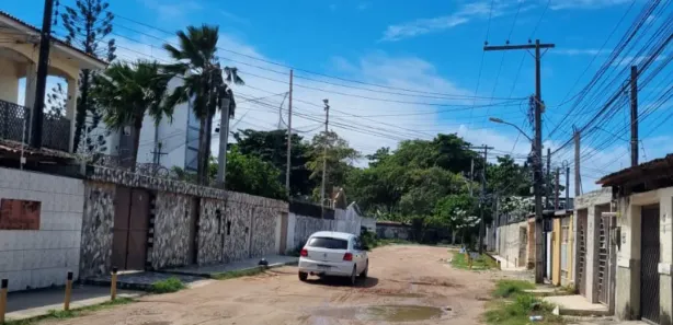 Casa com 4 Quartos para alugar, 660m² no Pau Amarelo, Paulista