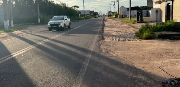 Galpão / Depósito / Armazém para alugar, 735m² no Água Verde, Barcarena