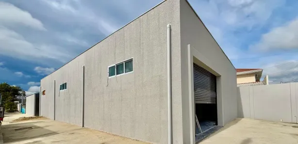 Galpão / Depósito / Armazém à venda, 216m² no Borda do Campo, São José dos Pinhais