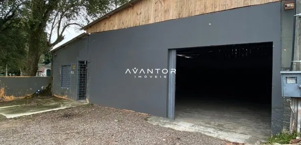Galpão / Depósito / Armazém com 2 Quartos à venda, 305m² no Camobi, Santa Maria