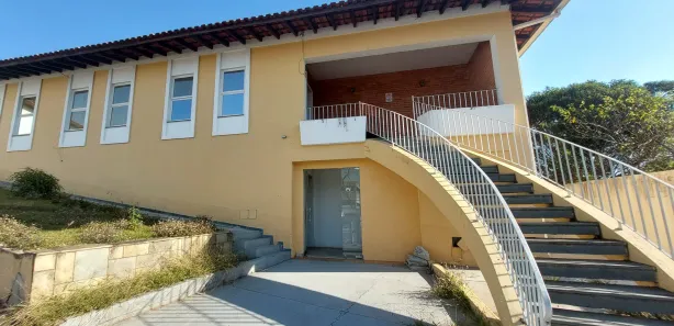 Prédio Inteiro com 6 Quartos para venda ou aluguel, 583m² no Granja Viana, Cotia