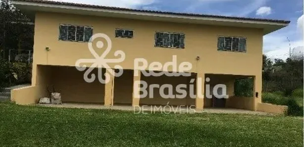 Casa de Condomínio com 3 Quartos para alugar, 250m² no Park Way, Brasília