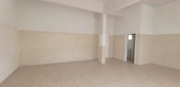 Loja / Salão / Ponto Comercial para alugar, 60m² no Rebouças, Curitiba