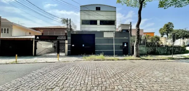 Galpão / Depósito / Armazém para venda ou aluguel, 585m² no Jardim Bonfiglioli, São Paulo