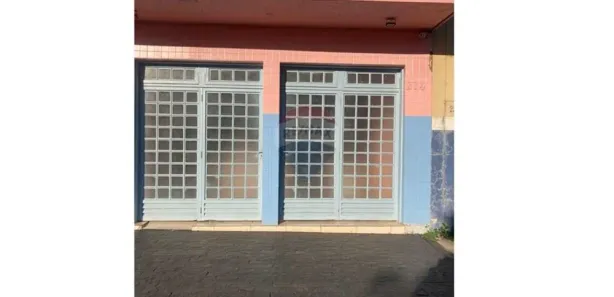 Galpão / Depósito / Armazém à venda, 300m² no São Benedito, Uberaba