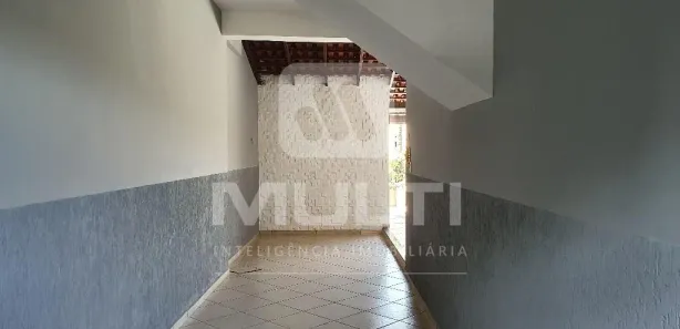 Loja / Salão / Ponto Comercial com 3 Quartos à venda, 200m² no Nova Uberlândia, Uberlândia