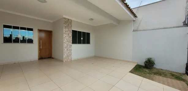 Casa com 3 Quartos para alugar, 105m² no Jardim Itália II, Maringá