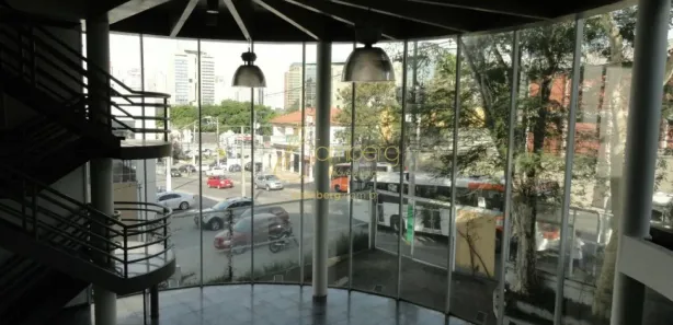 Prédio Inteiro para alugar, 913m² no Morumbi, São Paulo