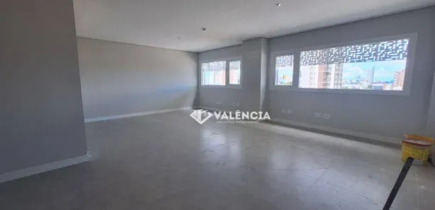 Conjunto Comercial / Sala para alugar, 56m² no Centro, Cascavel