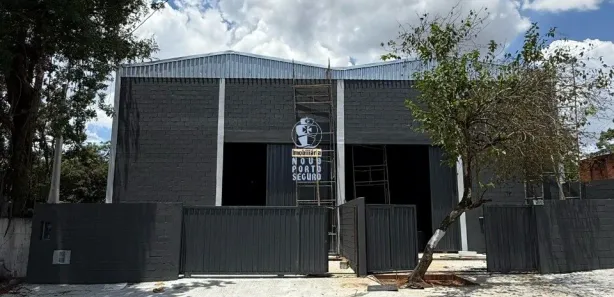 Galpão / Depósito / Armazém para alugar, 425m² no Jardim Jóia, Arujá