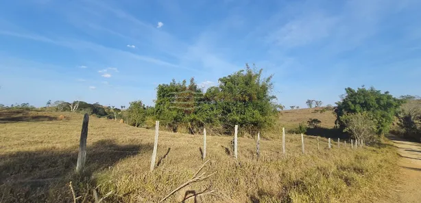 Fazenda / Sítio / Chácara com 1 Quarto à venda, 1210m² no Tataúba, Caçapava