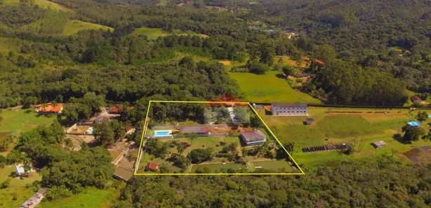 Fazenda / Sítio / Chácara com 8 Quartos à venda, 12100m² no , Ibiúna