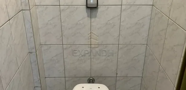 Conjunto Comercial / Sala para alugar, 32m² no Centro, Sertãozinho