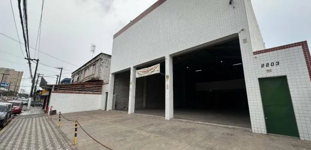Galpão / Depósito / Armazém para alugar, 750m² no Parque São Vicente, São Vicente