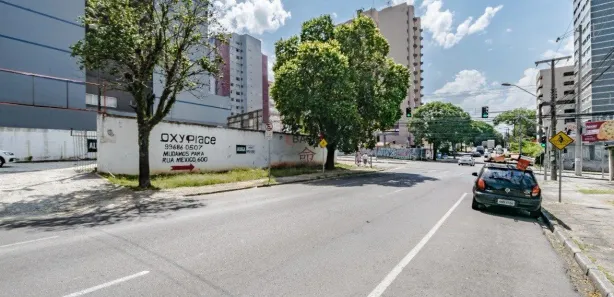 Terreno / Lote / Condomínio para alugar, 593m² no Bacacheri, Curitiba