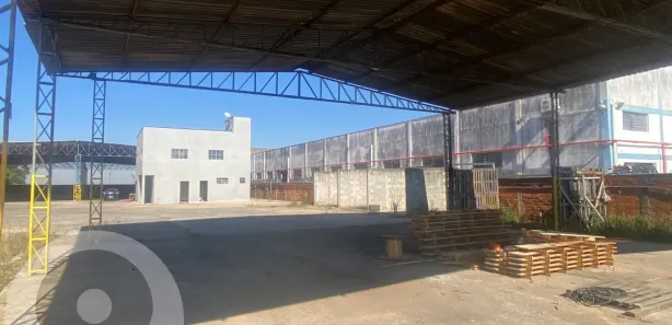 Galpão / Depósito / Armazém para venda ou aluguel, 200m² no Chácaras Luzitana, Hortolândia