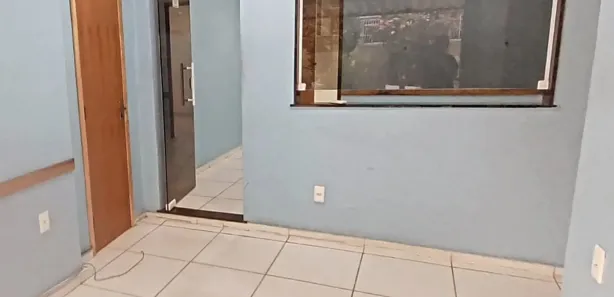 Loja / Salão / Ponto Comercial com 3 Quartos para alugar, 30m² no BNH, Mesquita